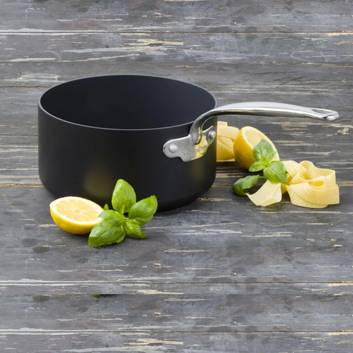 BARCELONA Pro Casserole Aluminium Revêtement Céramique Avec Couvercle GreenPan D20 Nouveau Modèle 3 BARCELONA Pro Casserole Aluminium Revêtement Céramique Avec Couvercle GreenPan D20 Nouveau Modèle – Image 3