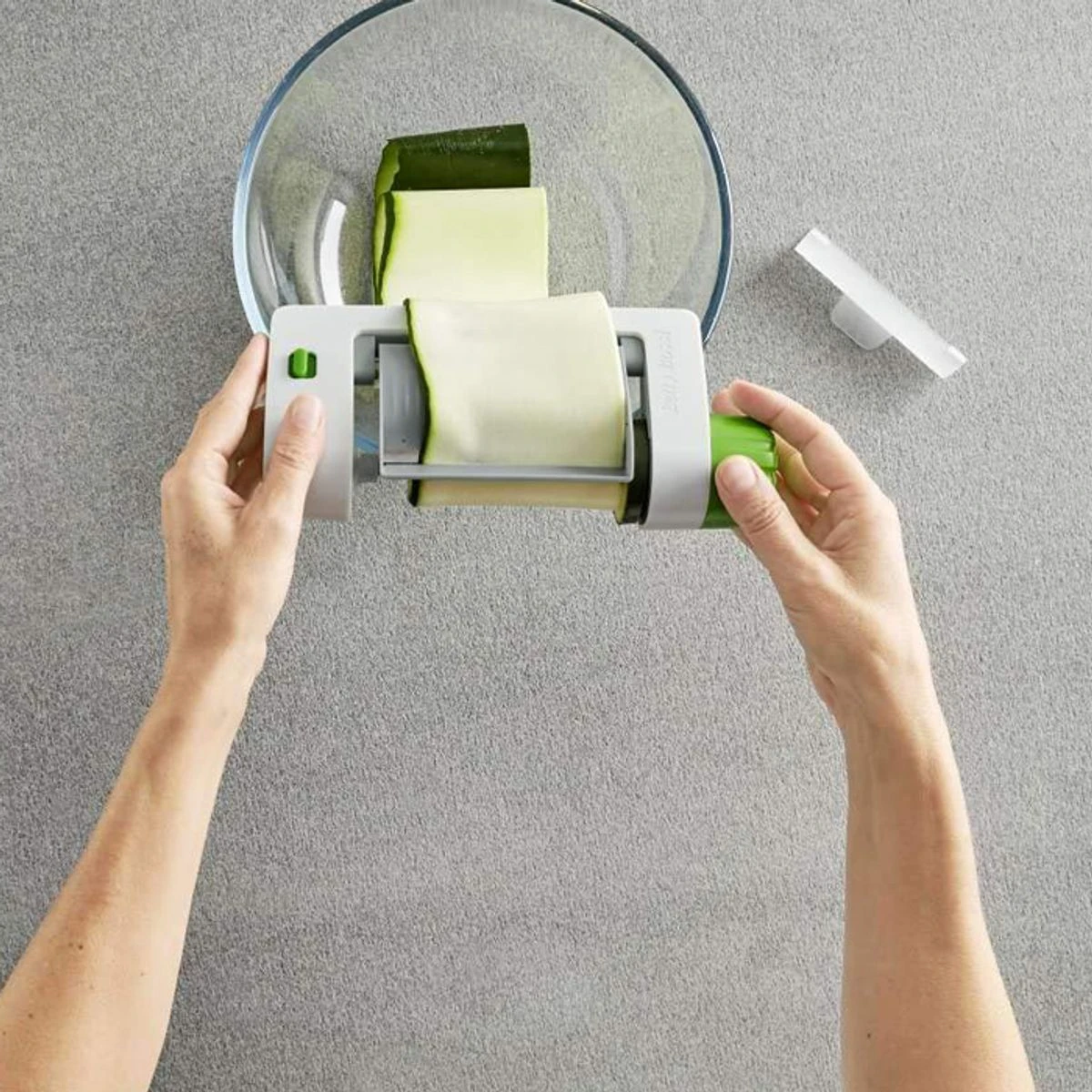 Betty Bossi Veggie Sheet Slicer Coupe Lanières Extra-fines Fruits Et Légumes 8 Betty Bossi Veggie Sheet Slicer Coupe Lanières Extra-fines Fruits Et Légumes – Image 8