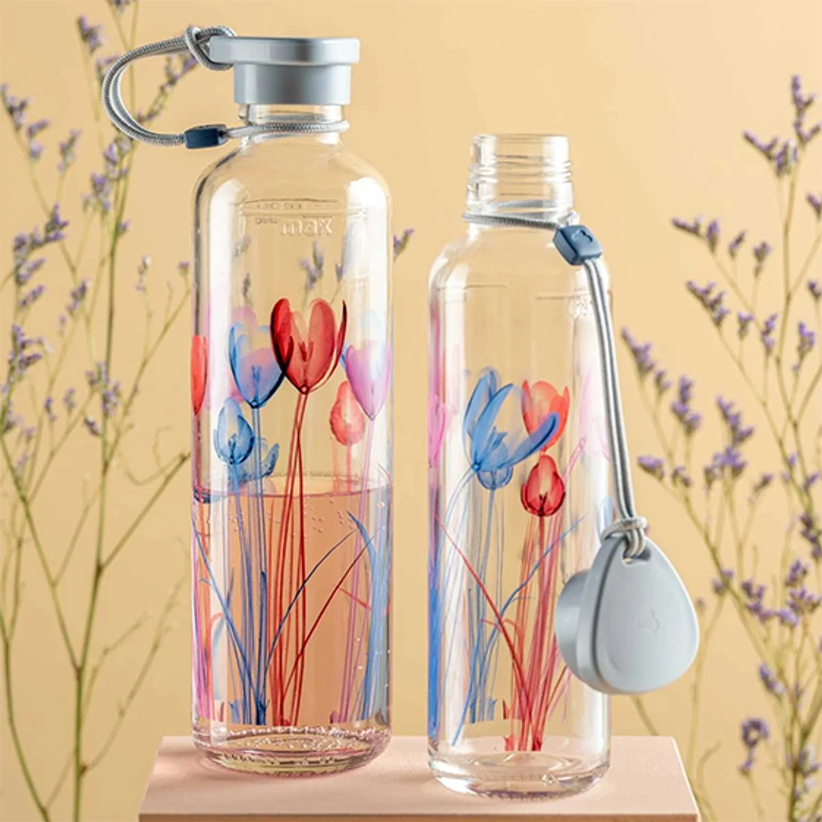 Bouteille Gourde En Verre 750ml LEONARDO Bleu Flower 4 Bouteille Gourde En Verre 750ml LEONARDO Bleu Flower – Image 4