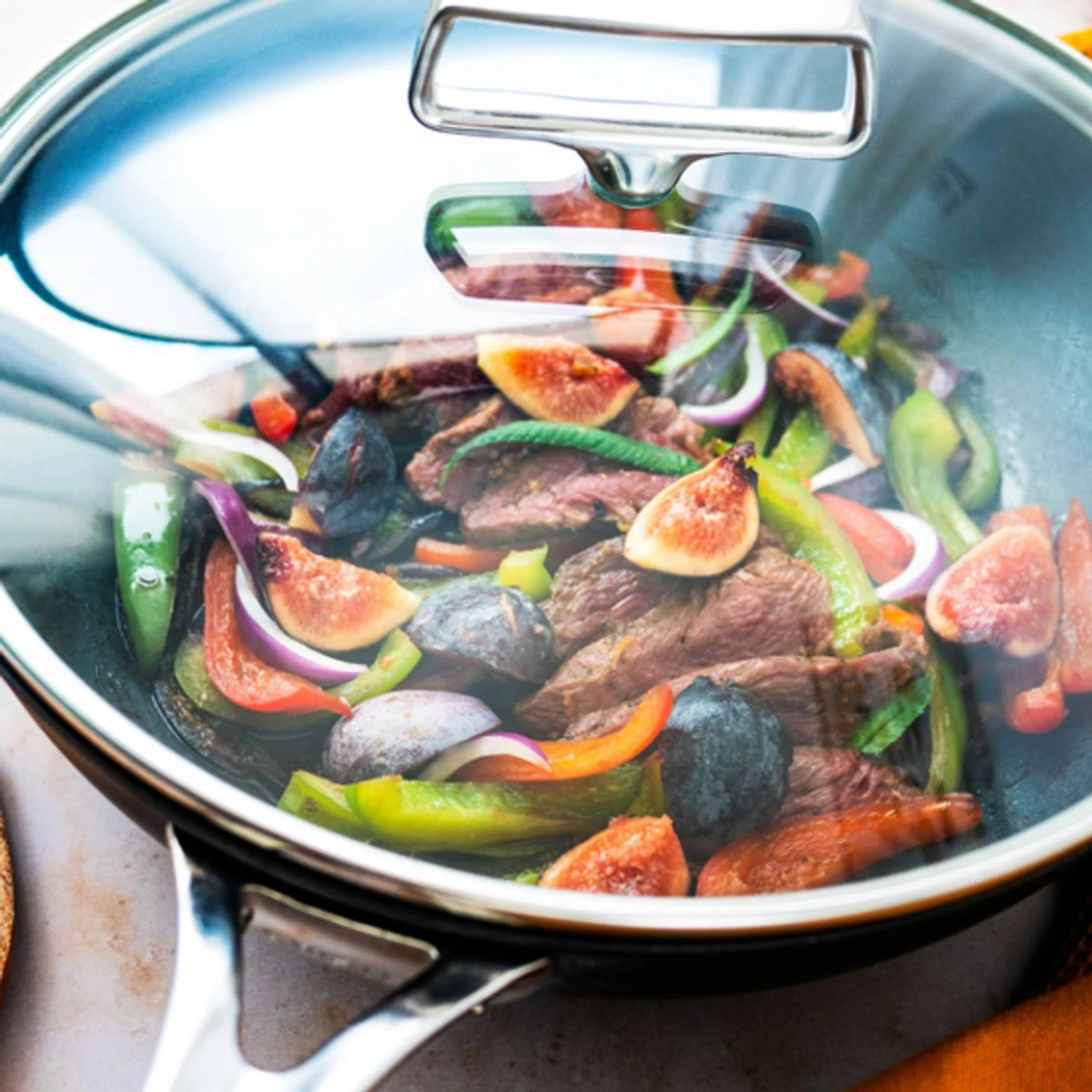 Castel´Pro Sauteuse Aluminium Revêtue Couvercle Verre Exceliss + CRISTEL D28 3 Castel´Pro Sauteuse Aluminium Revêtue Couvercle Verre Exceliss + CRISTEL D28 – Image 3