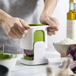 Chop Cup Hachoir à Légumes Frites Oignons Joseph Joseph Blanc Et Vert