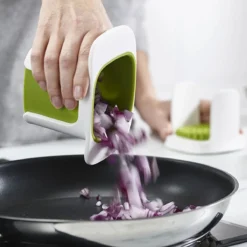 Chop Cup Hachoir à Légumes Frites Oignons Joseph Joseph Blanc Et Vert 9 Chop Cup Hachoir à Légumes Frites Oignons Joseph Joseph Blanc Et Vert -Maison Cuisine Série chop cup hachoir a legumes frites oignons joseph joseph blanc et vert 3