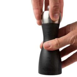 FIDJI Moulin à Sel 15 Cm Bois Inox PEUGEOT Graphite Noir -Maison Cuisine Série fidji moulin a sel 15 cm bois inox peugeot graphite noir 3