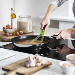 Fouet TWIST En Silicone 2 En 1 Joseph Joseph Vert -Maison Cuisine Série fouet twist en silicone 2 en 1 joseph joseph vert 10