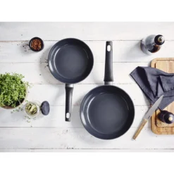 KURO Poêle En Fonte D'Aluminium Revêtement Céramique Anti-adhérent BEKA -Maison Cuisine Série kuro poele en fonte d aluminium revetement ceramique anti adherent beka 3