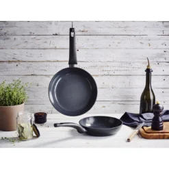 KURO Poêle En Fonte D'Aluminium Revêtement Céramique Anti-adhérent BEKA -Maison Cuisine Série kuro poele en fonte d aluminium revetement ceramique anti adherent beka 4