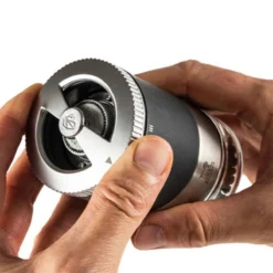 MAESTRO Bar à Poivres Coffret Moulin Réservoir Et Poivres PEUGEOT -Maison Cuisine Série maestro bar a poivres coffret moulin reservoir et poivres peugeot 10