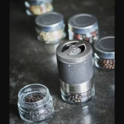 MAESTRO Bar à Poivres Coffret Moulin Réservoir Et Poivres PEUGEOT -Maison Cuisine Série maestro bar a poivres coffret moulin reservoir et poivres peugeot 5