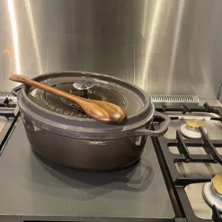 Mijoteuse Cocotte Ovale Fonte émaillée INVICTA Taupe