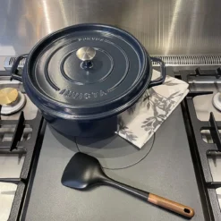 Mijoteuse Cocotte Ronde Fonte émaillée INVICTA Bleu Réglisse D26