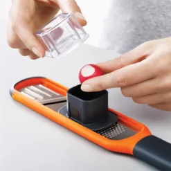 Mini Râpe Et Mandoline Handi-Grate Joseph Joseph Orange -Maison Cuisine Série mini rape et mandoline handi grate joseph joseph orange 2