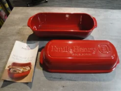 Moule à Pain De Campagne Rectangulaire D´Emile HENRY Rouge Grand Cru -Maison Cuisine Série moule a pain de campagne rectangulaire d emile henry rouge grand cru 2