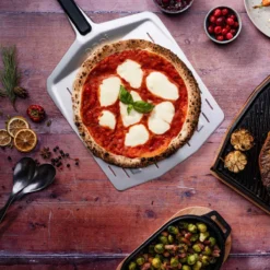 Pelle à Pizza Perforée OONI 35 Cm